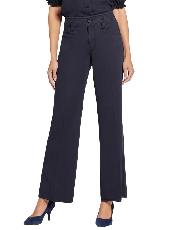Cargo trousers – Loose-fitting trousers with large pockets on the sides, often made from durable materials.Cargo trousers – Loose-fitting trousers with large pockets on the sides, often made from durable materials.NYDJ Teresa Overdye Black Wide Leg Jean