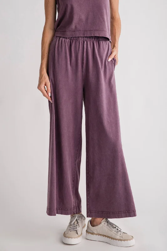 Elastic waist trousers – Trousers with an elasticated waistband for a more comfortable, stretchy fit.Elastic waist trousers – Trousers with an elasticated waistband for a more comfortable, stretchy fit.Z Supply Scout Jersey Flare Pocket Pant