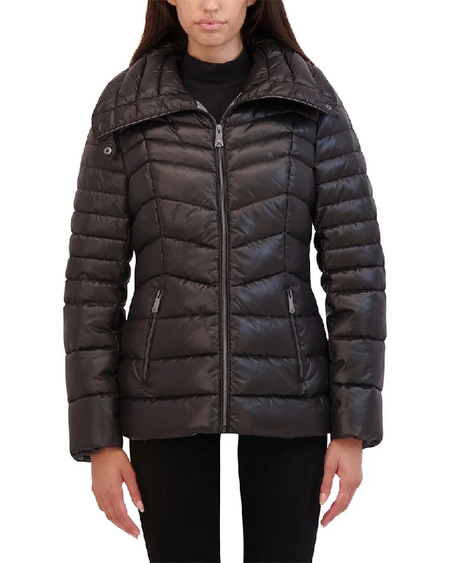 Military-inspired – Features like epaulets or button details that resemble military uniformsMilitary-inspired – Features like epaulets or button details that resemble military uniformsKenneth Cole Chevron Quilted Cire Puffer Coat