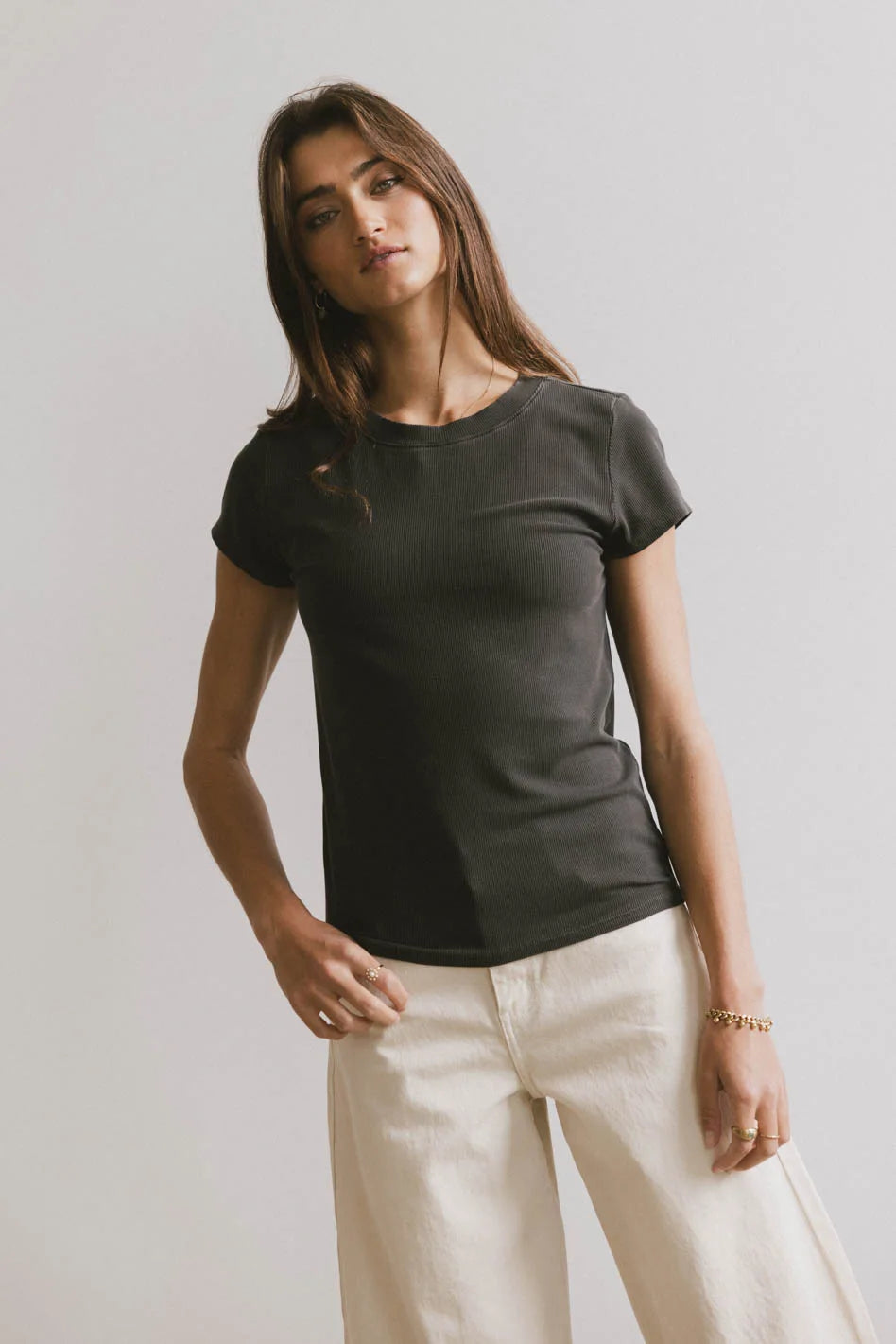 Ruffled – T-shirt with frills or ruffles at the sleeves or hemRuffled – T-shirt with frills or ruffles at the sleeves or hemOpal Ribbed Tee in Charcoal Ruffled – T-shirt with frills or ruffles at the sleeves or hemRuffled – T-shirt with frills or ruffles at the sleeves or hemOpal Ribbed Tee in Charcoal