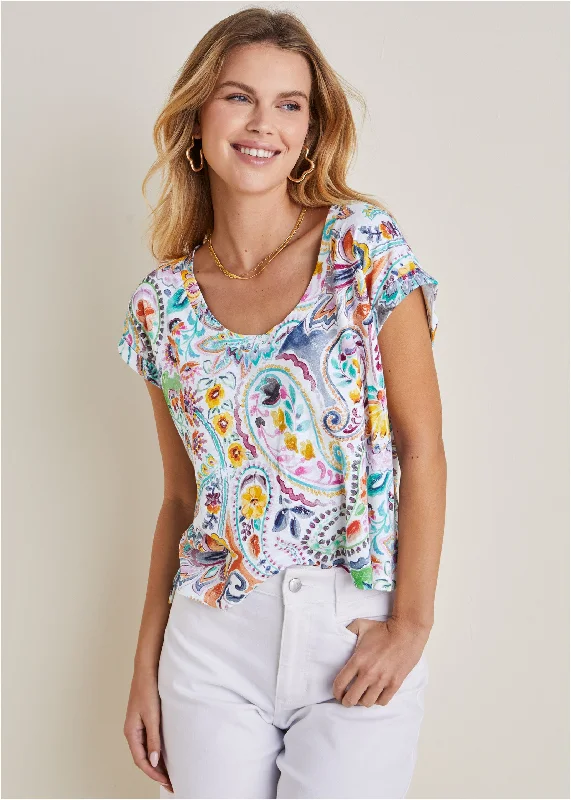 Plain/basic – Solid color, no graphics or designsPlain/basic – Solid color, no graphics or designsScoop Neck Tee - Fiesta Floral Plain/basic – Solid color, no graphics or designsPlain/basic – Solid color, no graphics or designsScoop Neck Tee - Fiesta Floral