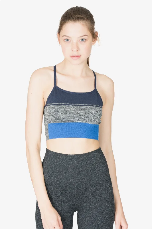 Breathable sports bra – Sports bra made from lightweight, moisture-wicking fabrics to keep the body cool and dry.Breathable sports bra – Sports bra made from lightweight, moisture-wicking fabrics to keep the body cool and dry.BLOCK SPORTS BRA - NAVY
