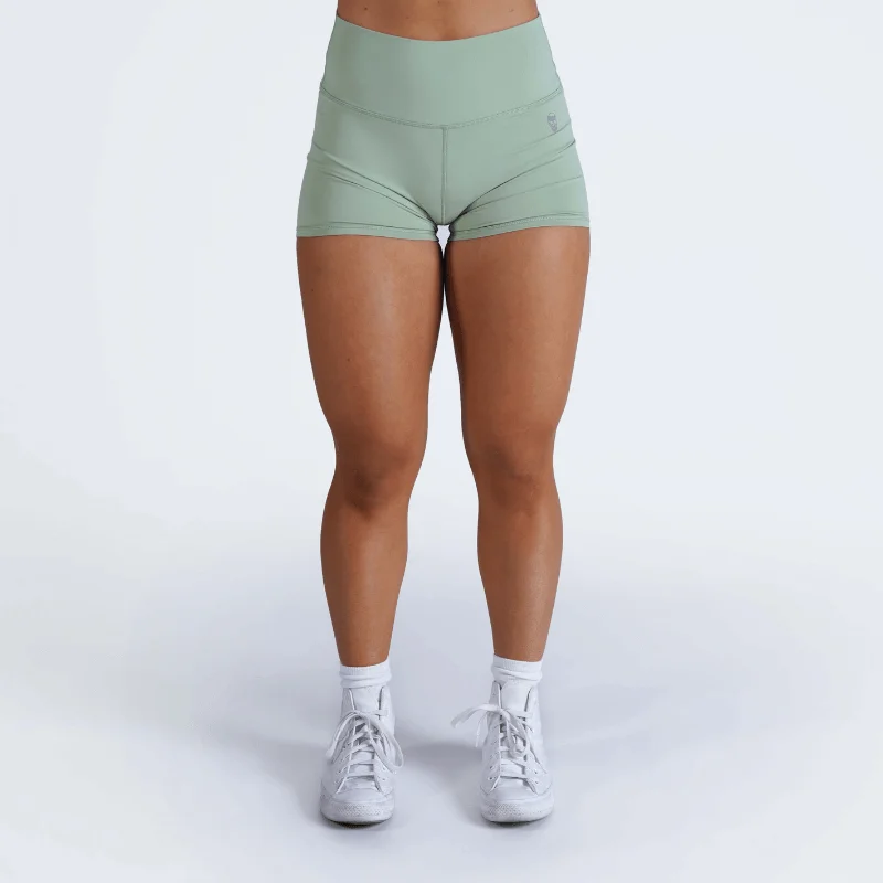 Underwired sports bra – Sports bra with underwire for added support and structure.Underwired sports bra – Sports bra with underwire for added support and structure.Revive 4" Shorts - Mint