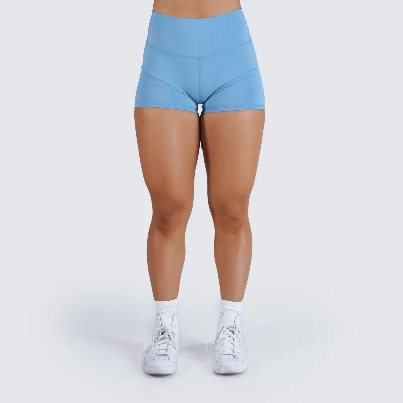 Compression sports bra – Sports bra that compresses the chest for a more secure fit and reduced bounce during high-impact activities.Compression sports bra – Sports bra that compresses the chest for a more secure fit and reduced bounce during high-impact activities.Revive 4" Shorts - Sky Blue