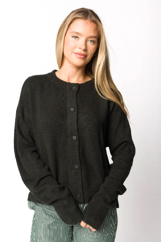 Merino wool – Soft, fine wool for warmth and breathabilityMerino wool – Soft, fine wool for warmth and breathabilityGillian Sweater in Green Merino wool – Soft, fine wool for warmth and breathabilityMerino wool – Soft, fine wool for warmth and breathabilityGillian Sweater in Green